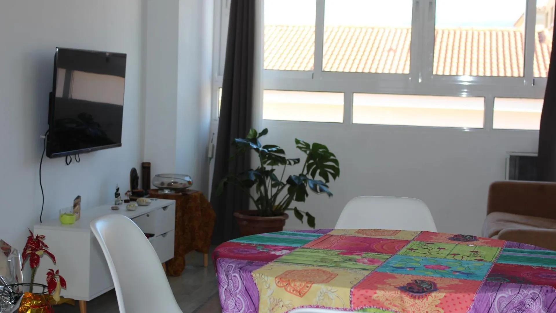 Habitacion Para 1 Persona En Luminoso Apto A 5 Minutos De La Playa Malaga 0*,  Spain